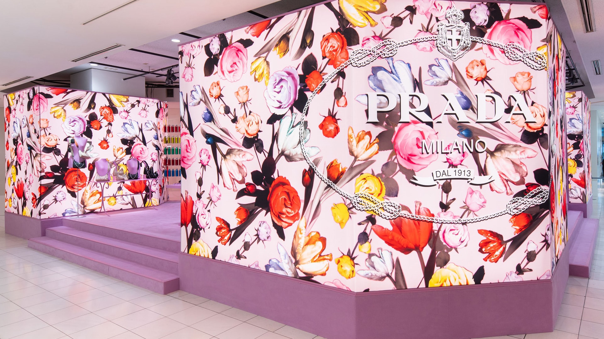 Prada Dreamscape”: new pop up at Isetan