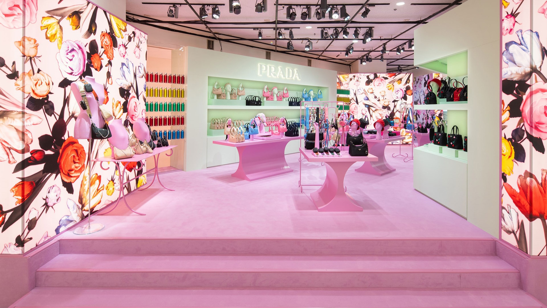 Prada Dreamscape”: new pop up at Isetan