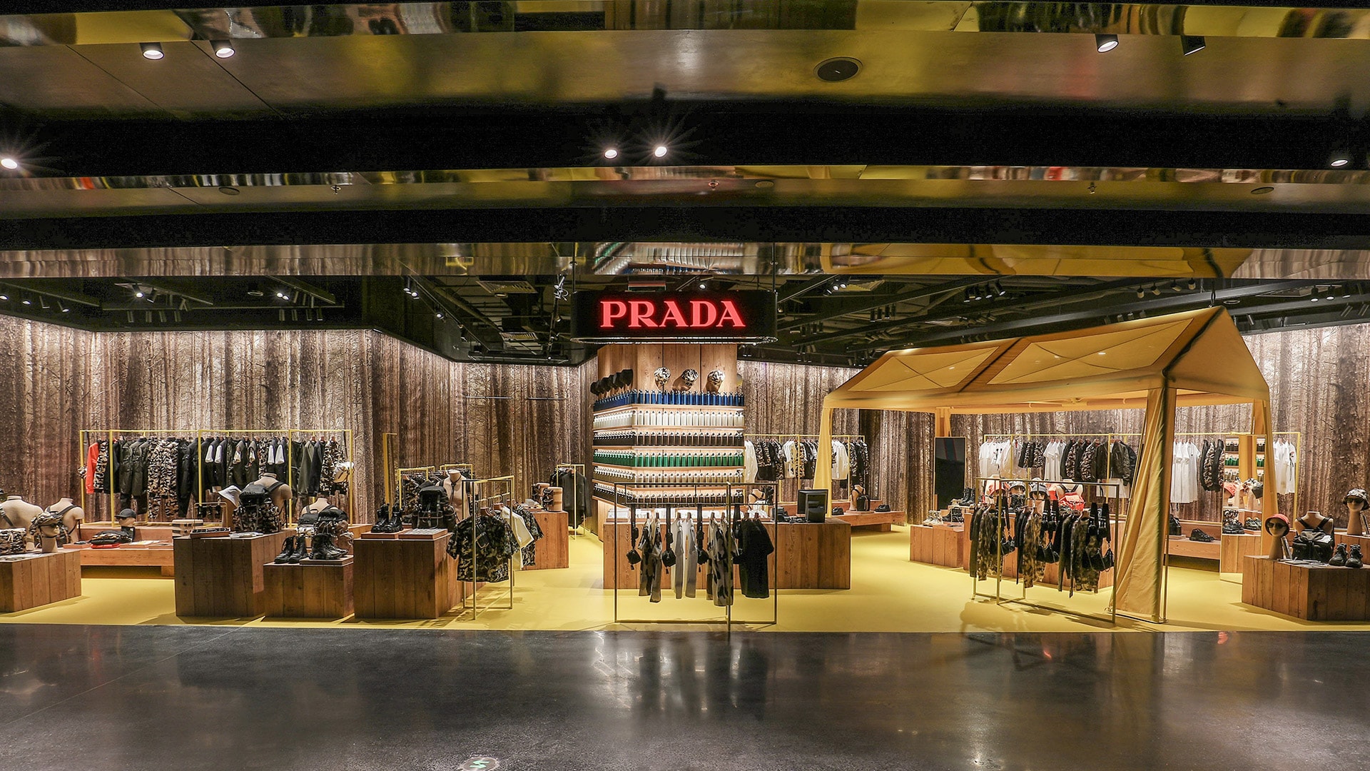 prada store