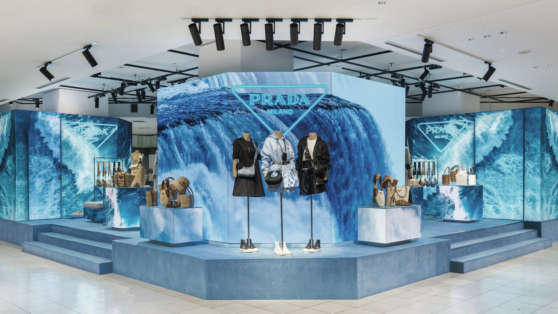 Aqua”: new Prada pop-up at Isetan