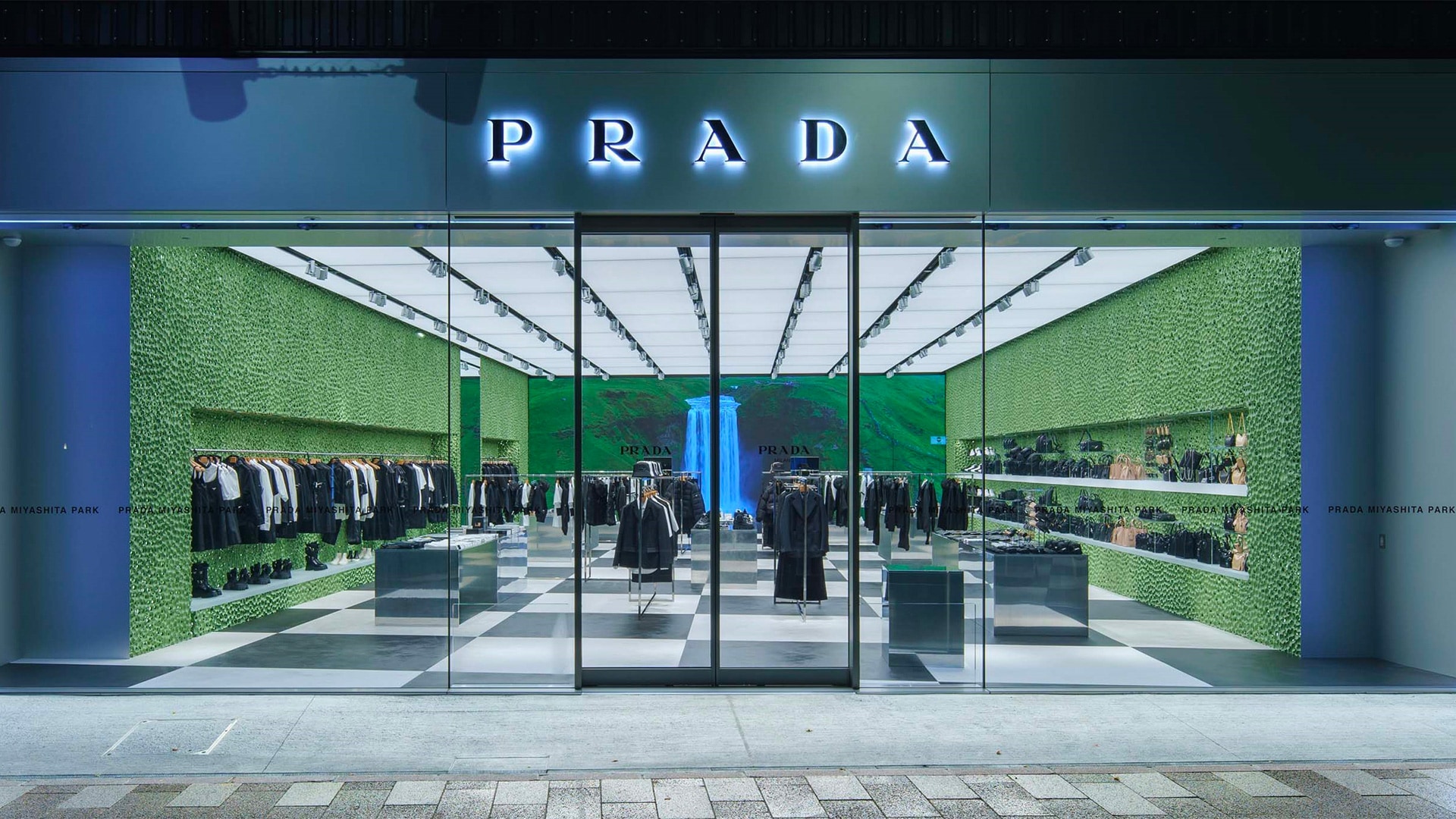 Prada opens a new boutique in Tokyo