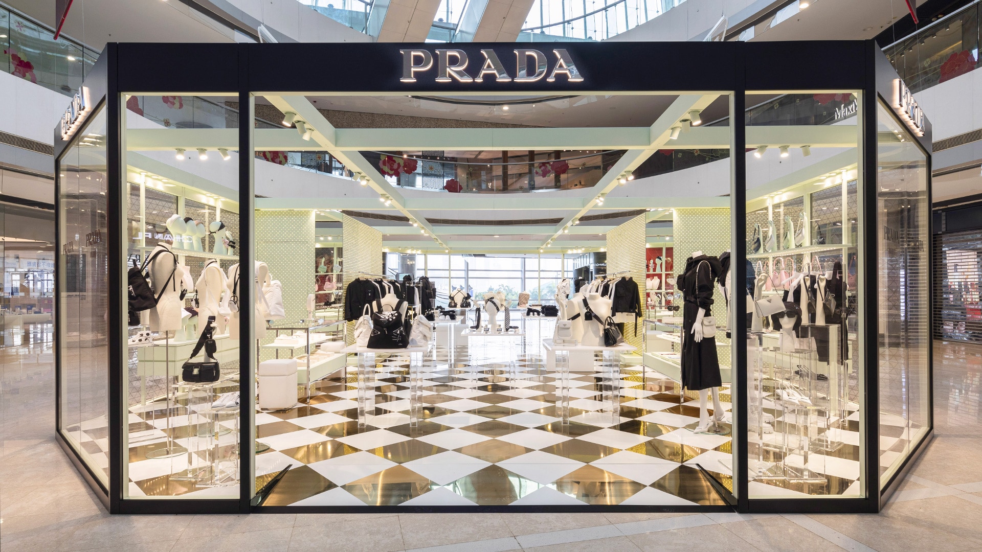 Prada unveils the “Prada Symbols” pop up